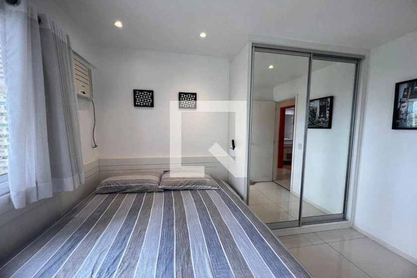2-bedroom apartment in a building with a gym — photo 32