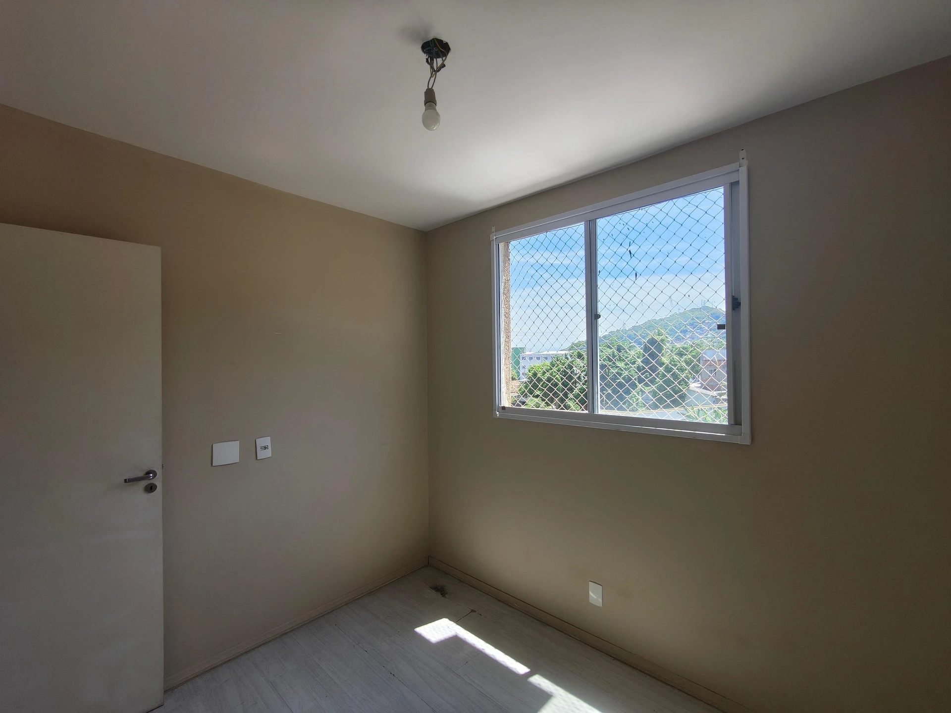 Apartamento para alugar com 2 quartos e 1 banheiro — photo 32