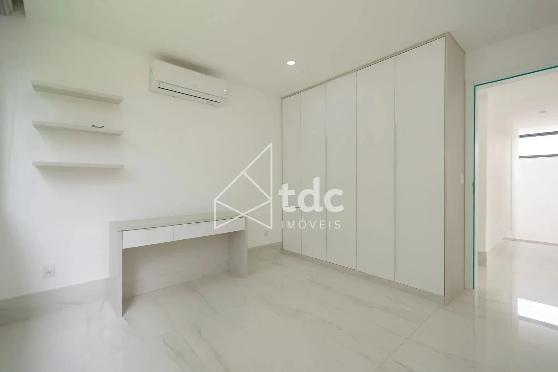 Casa em condomínio com 4 suítes e 3 vagas — photo 11