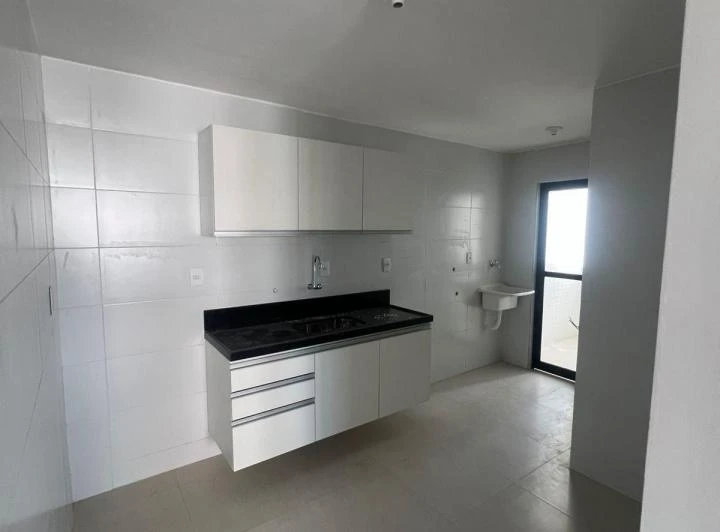 Квартира з 3 кімнатами, 1 спальня з власною ванною, 72 м² — photo 2