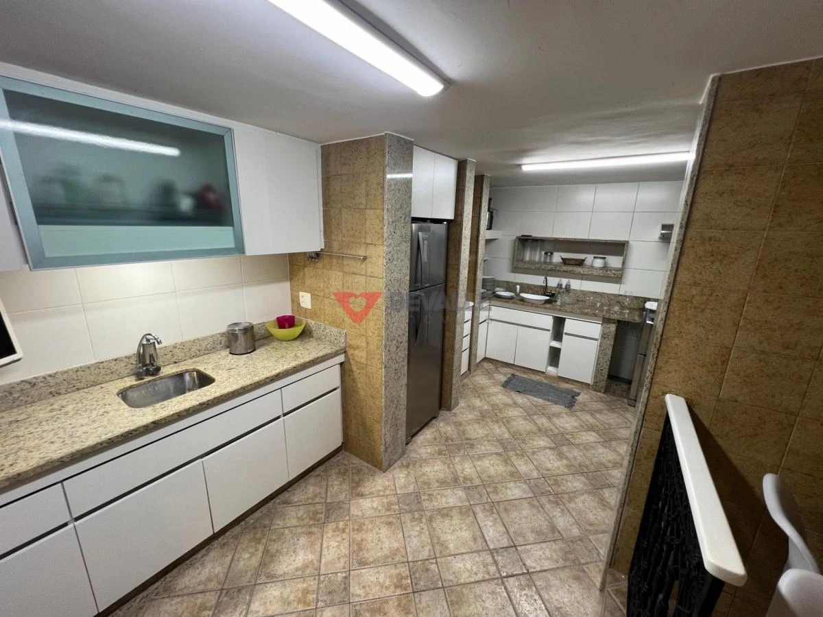 220 m² house with a washing machine and a home office — photo 21