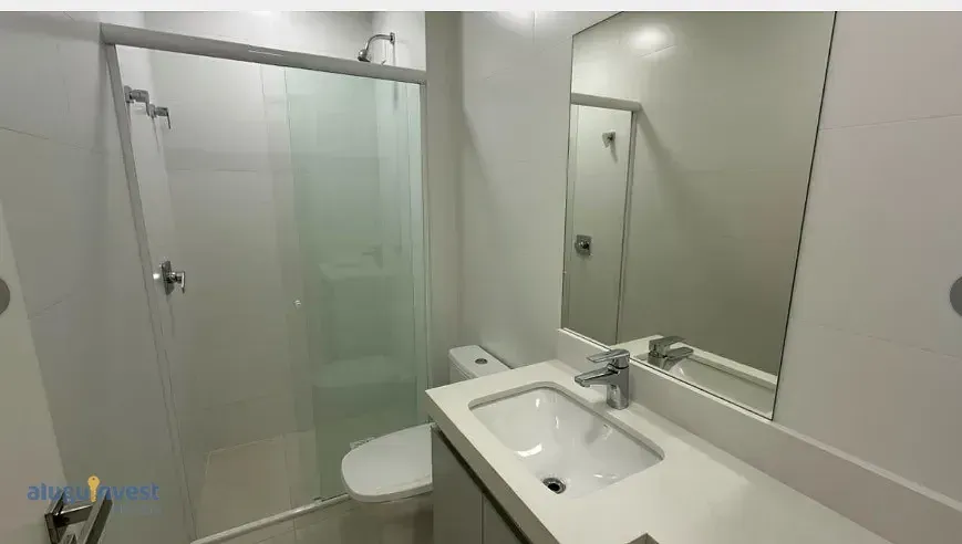 Unfurnished studio with open-plan gas kitchen and parking — photo 7