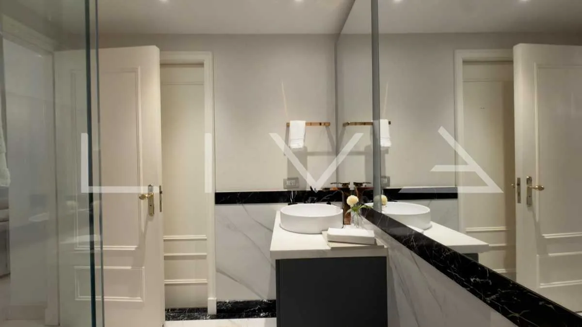 Furnished apartment, 80 m², with a washing machine — photo 25