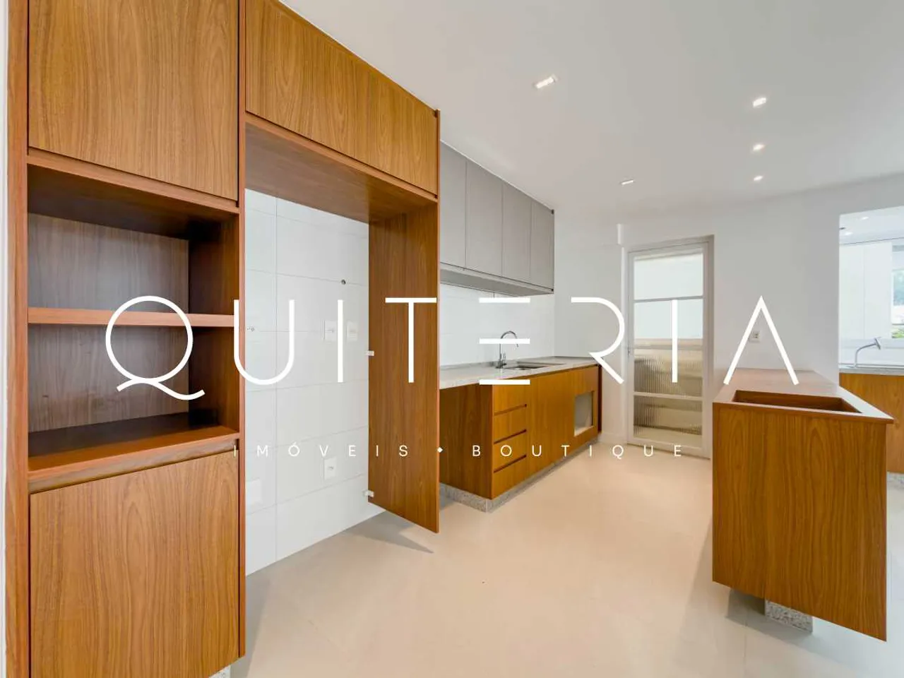 3-bedroom apartment with open-plan kitchen and balcony — photo 12