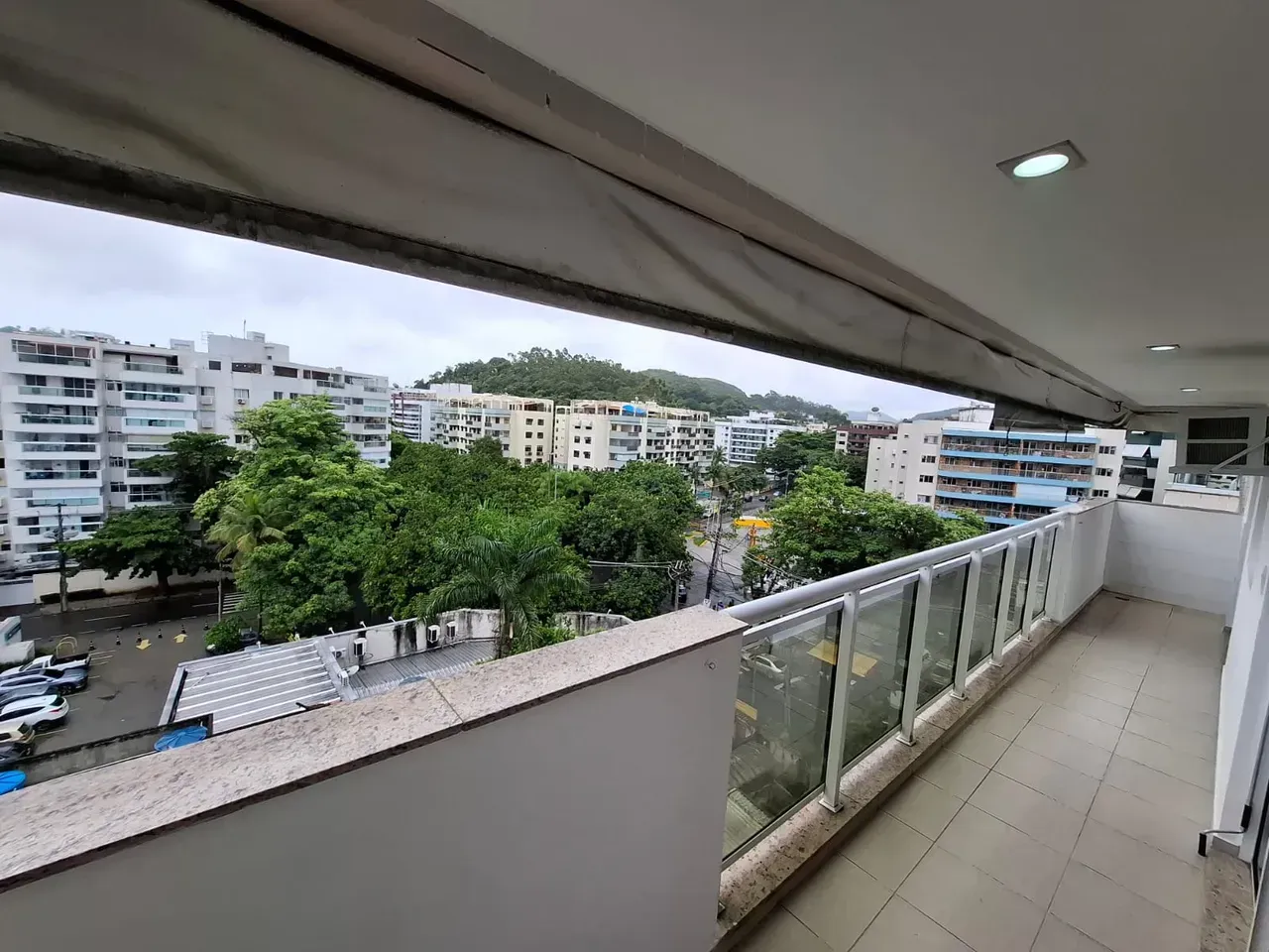 Apartamento de 2 quartos com 3 banheiros e cozinha fechada — photo 14