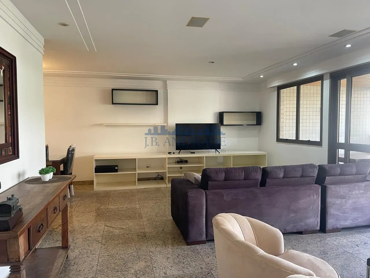 Apartamento mobiliado com 3 quartos e 5 banheiros — photo 5