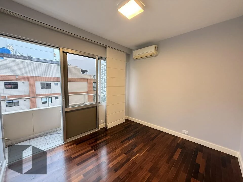 4-bedroom apartment 164 m² with 2 parking spaces — photo 4