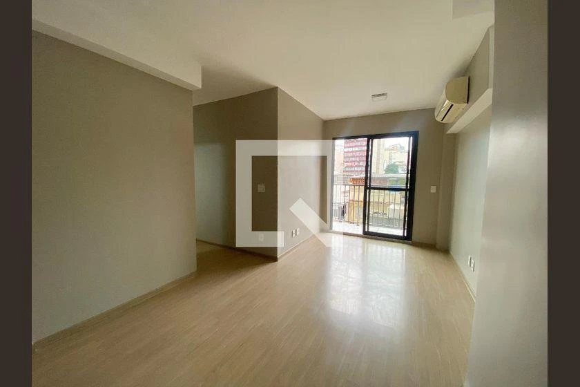 2-bedroom apartment in a building with a gym — photo 12