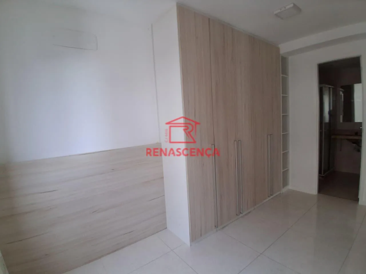 Квартира 77 м² з балконом із грилем та видом на гори — photo 15