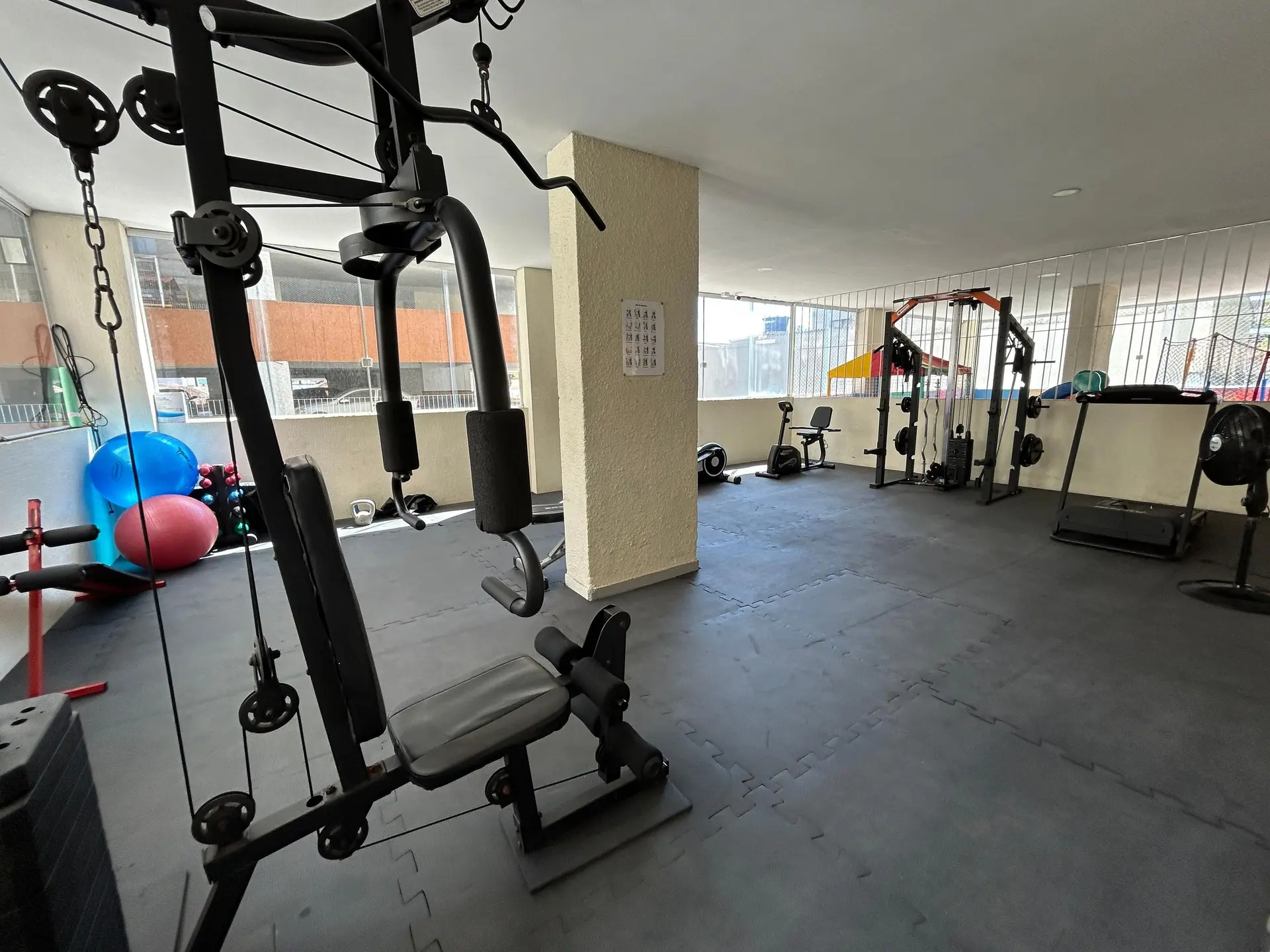 Apartamento com 3 quartos e suíte em bom estado — photo 27