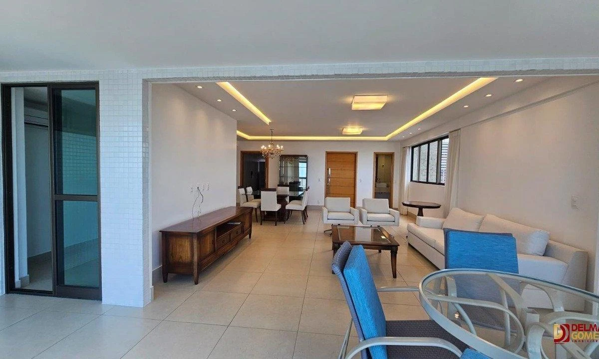 Apartamento de 212 m² com banheira e varanda envidraçada — photo 2