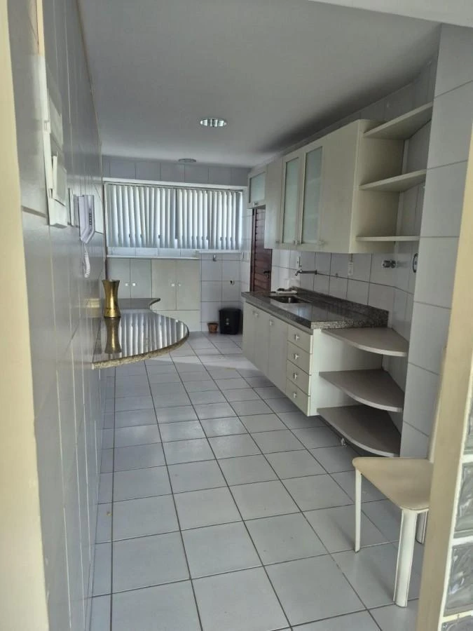 90 m² rental apartment with 3 bedrooms on the 5th floor — photo 2