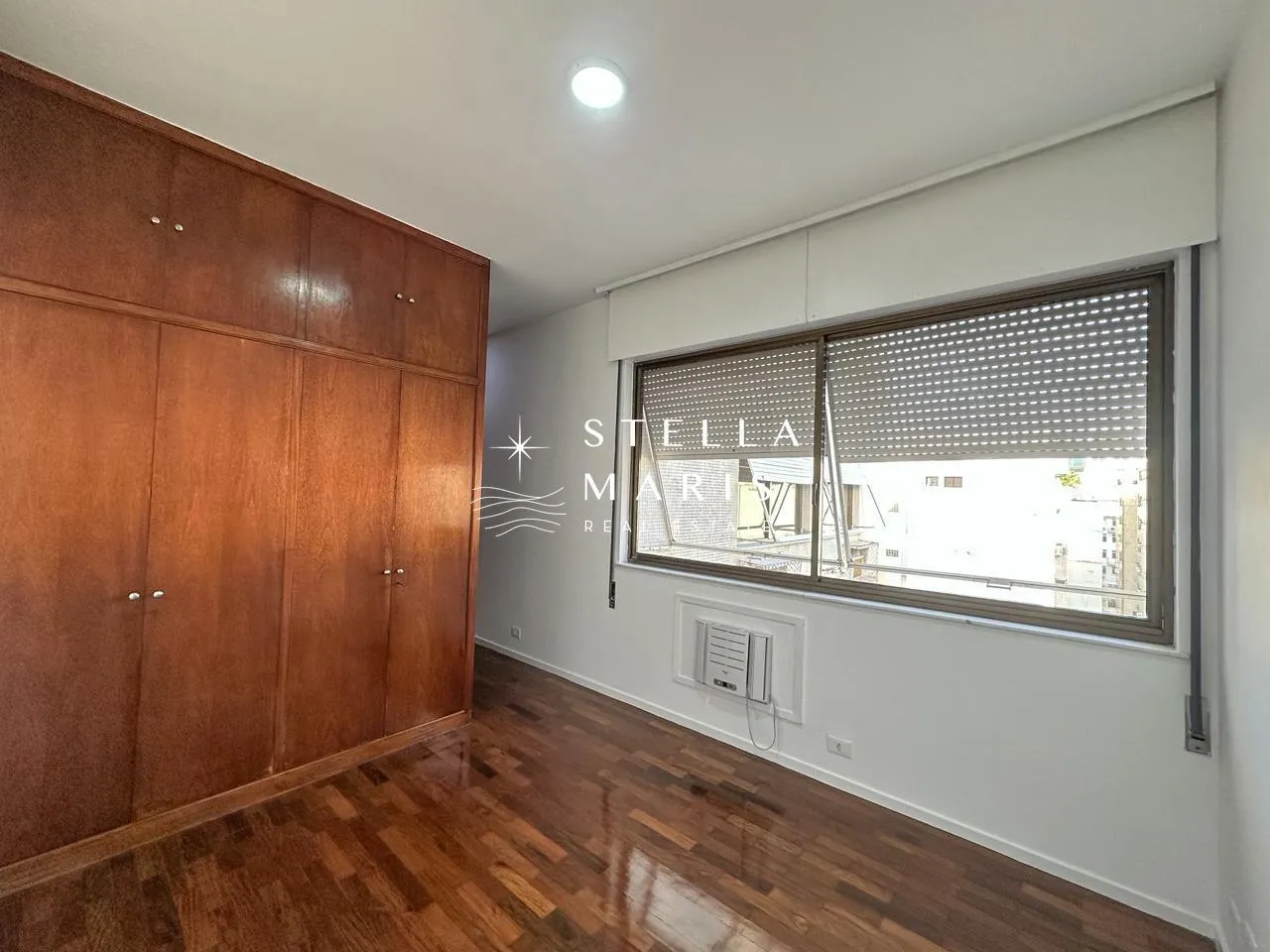 Apartment with 4 bedrooms, 4 bathrooms and a balcony — photo 25