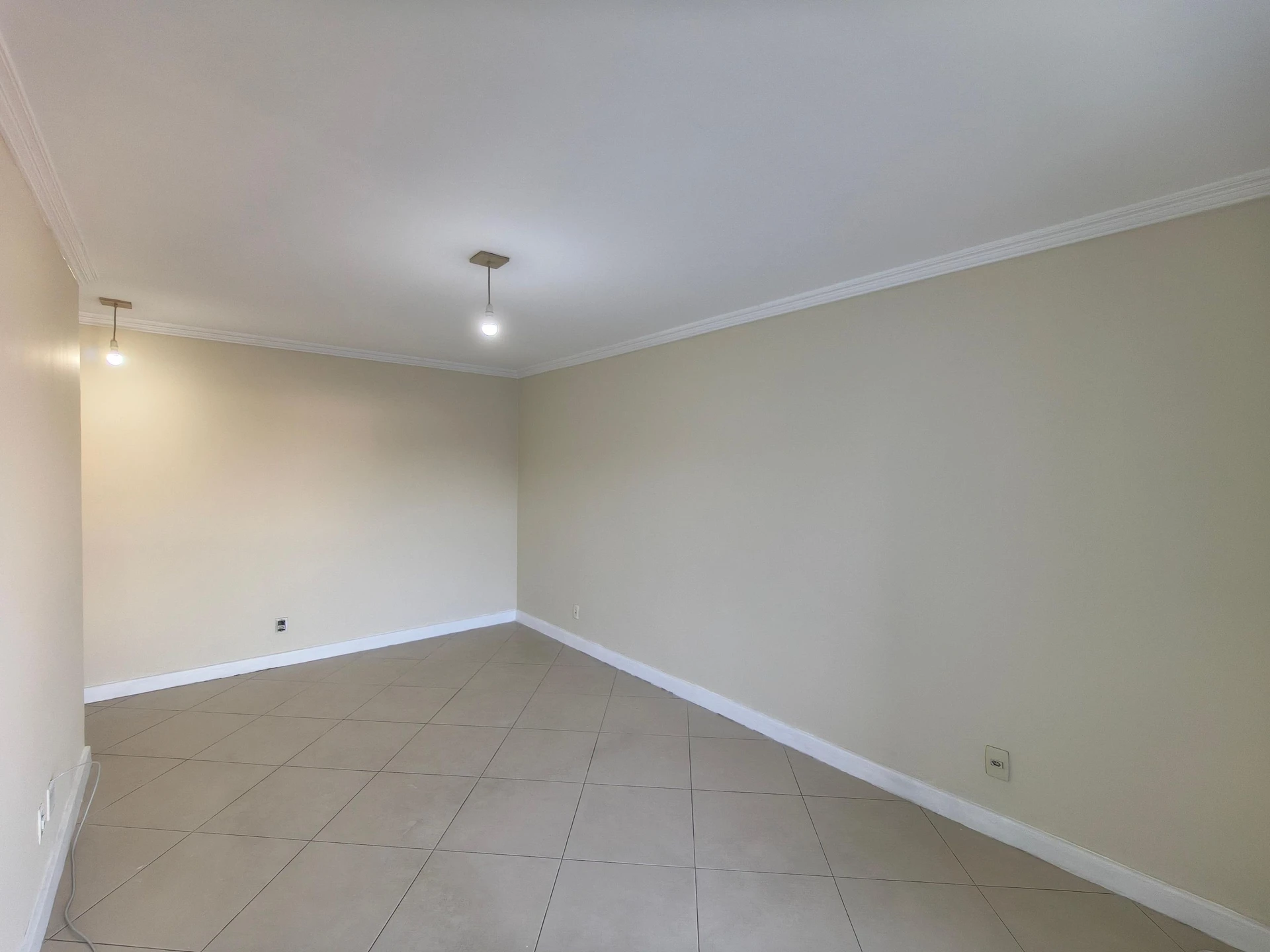 Condo house with 3 bedrooms and a balcony — photo 4