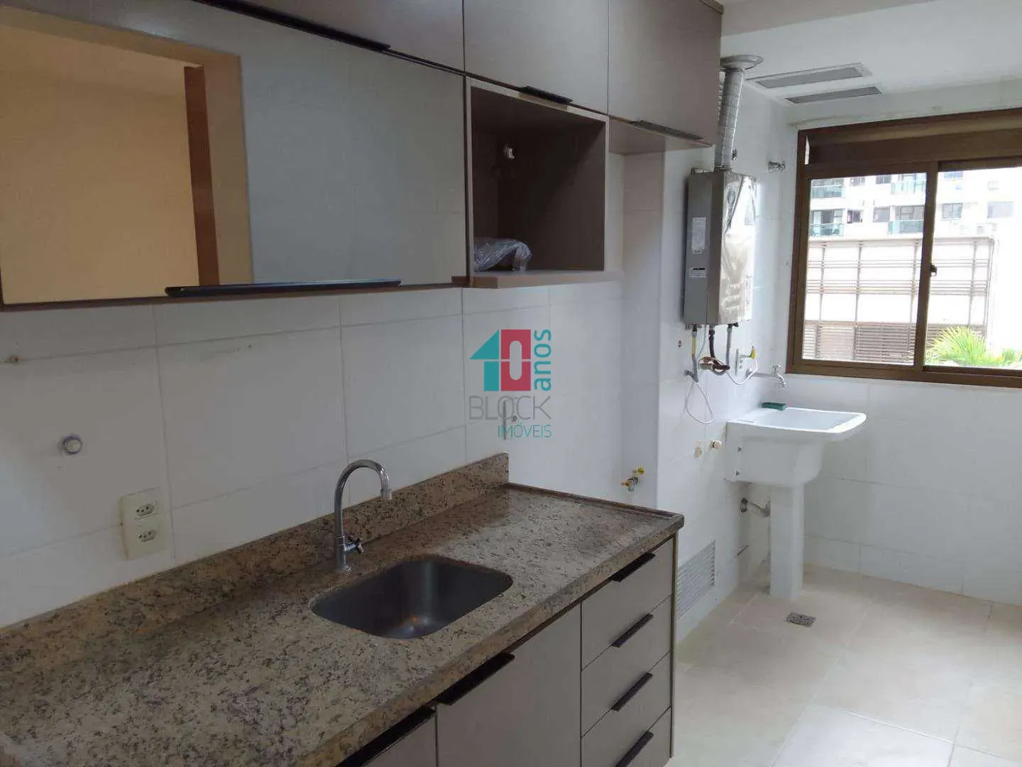 Home office in a 2-bedroom apartment, 66 m² — photo 7