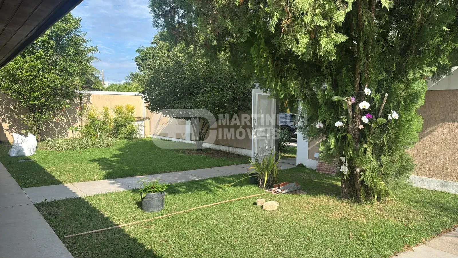 Casa de 420 m² com varanda gourmet e banheira — photo 12
