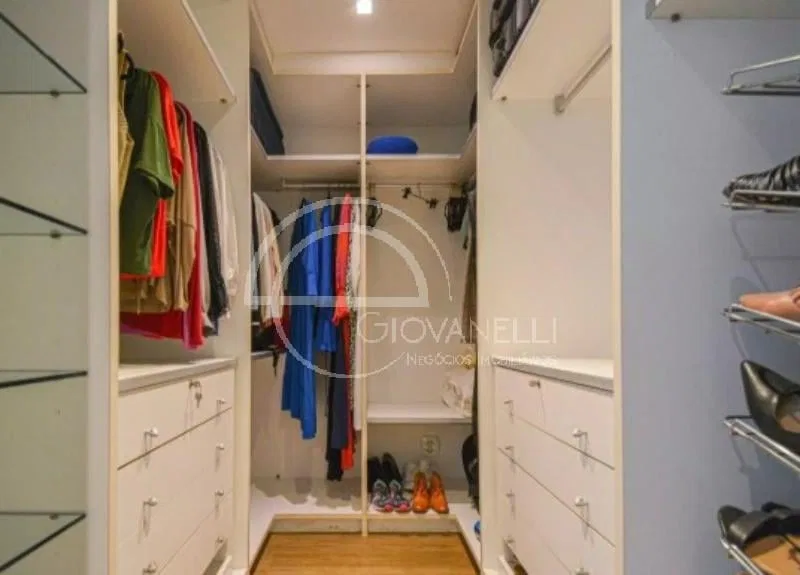 Furnished apartment with 4 en-suite bedrooms — photo 2
