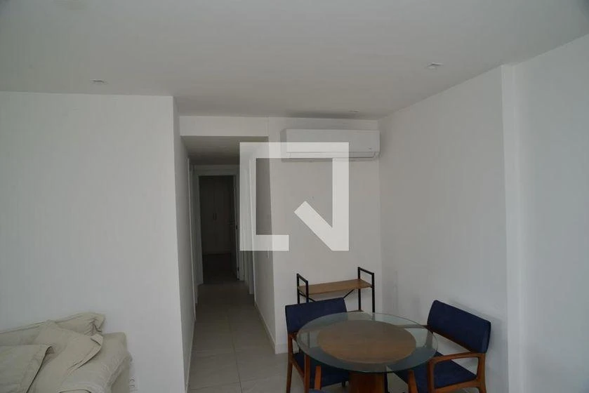 Glass-enclosed balcony in a 3-bedroom apartment, 103 m² — photo 23
