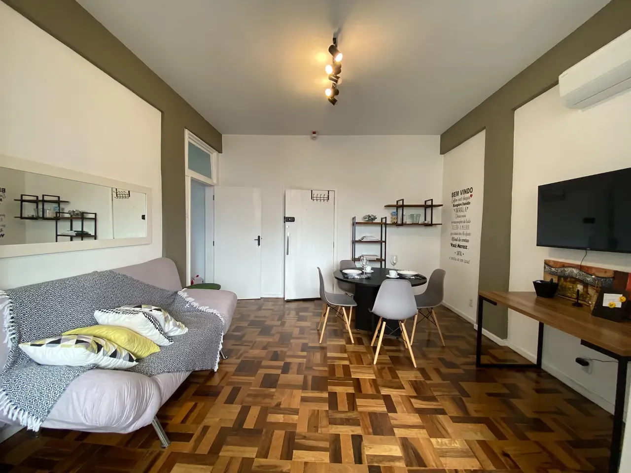 Water view in a 2-bedroom apartment, 60 m²