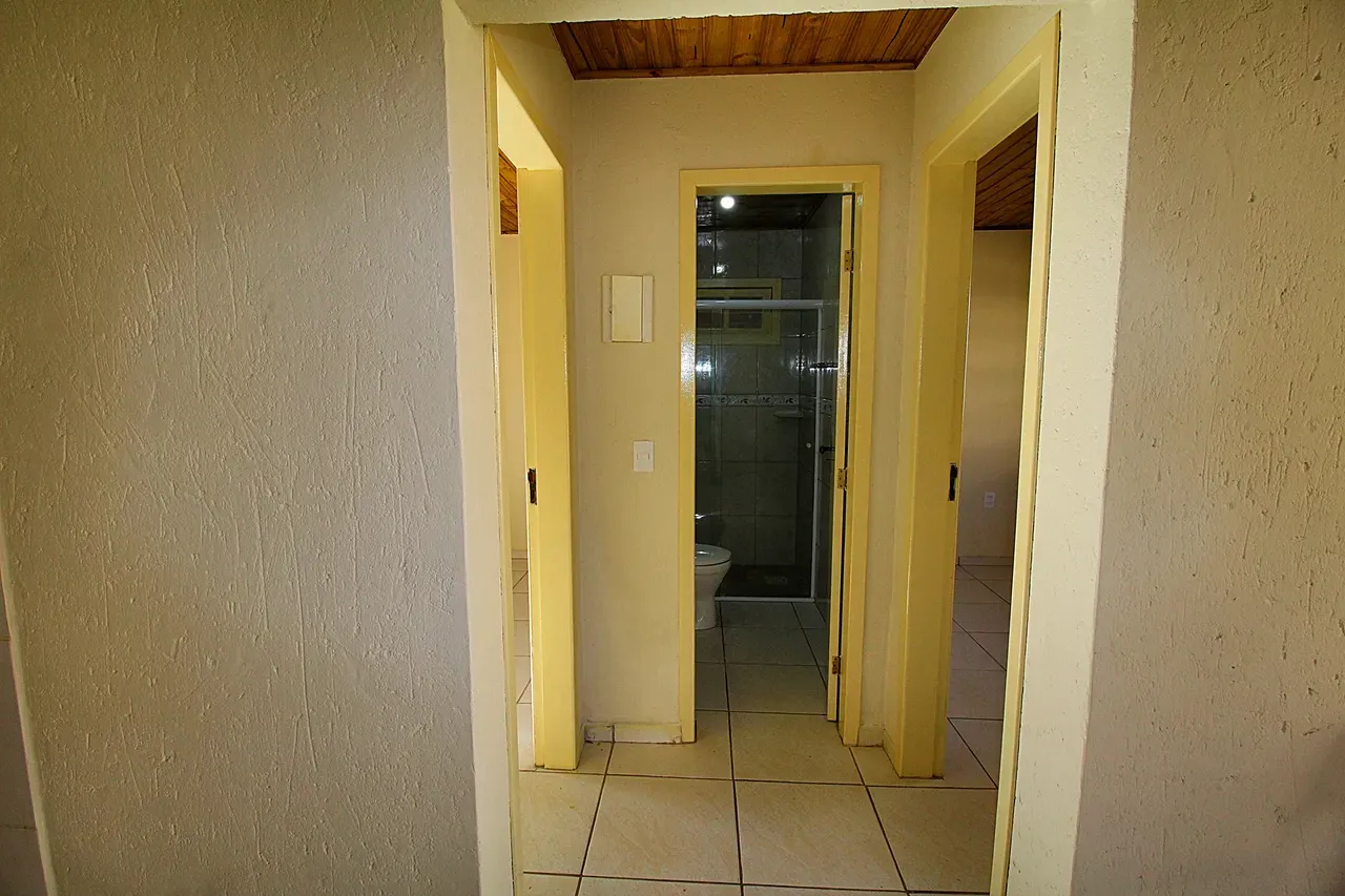 Balcony with a grill in a 2-bedroom house, 60 m² — photo 3