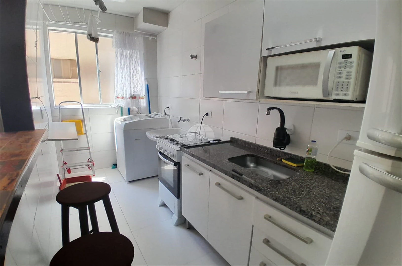 2-bedroom apartment with a washing machine — photo 2
