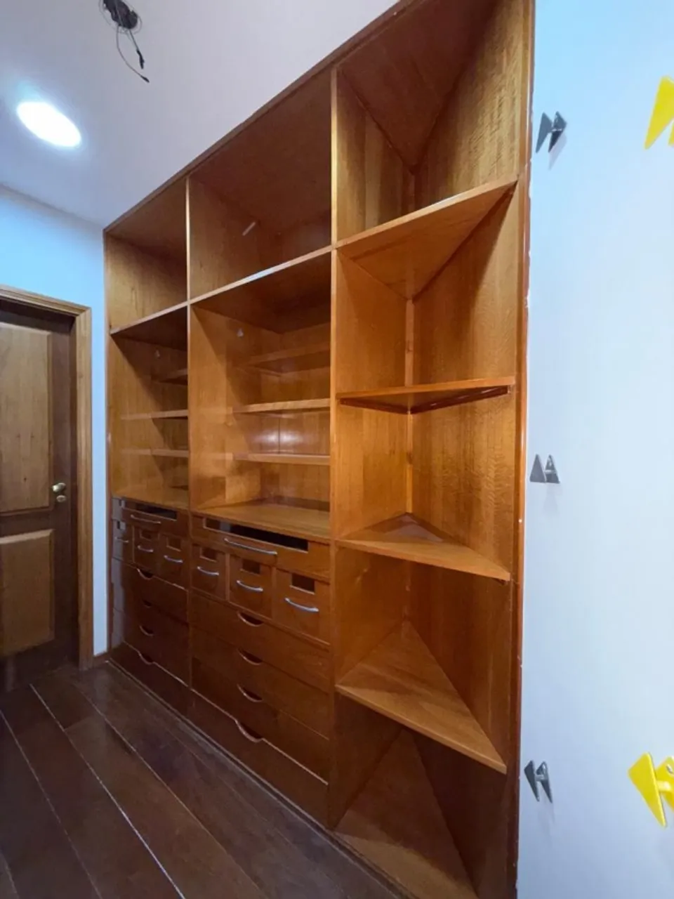 Apartamento com 4 quartos e 5 banheiros e sacada — photo 16