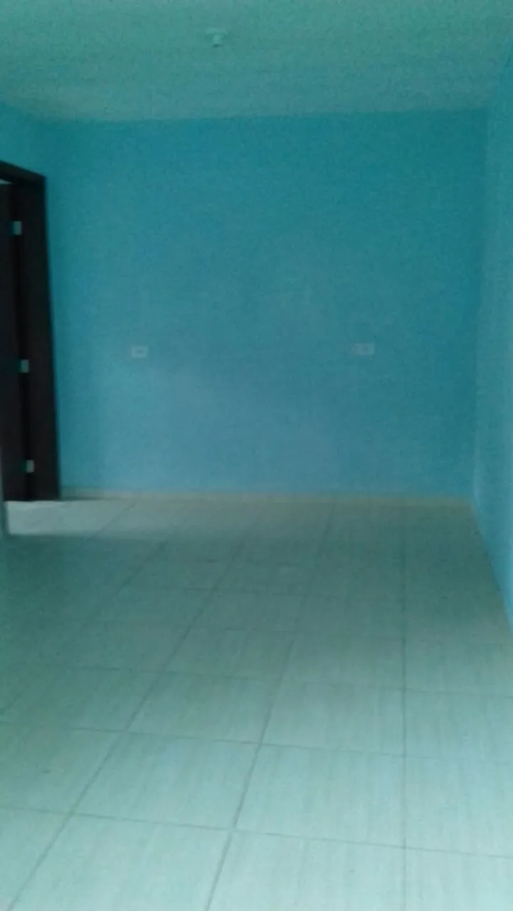 1-bedroom apartment with 1 bathroom and a small kitchenette — photo 4