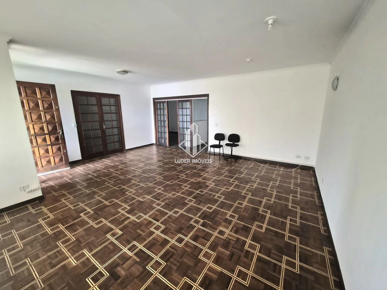 4-bedroom house with a garden in Curitiba — photo 17