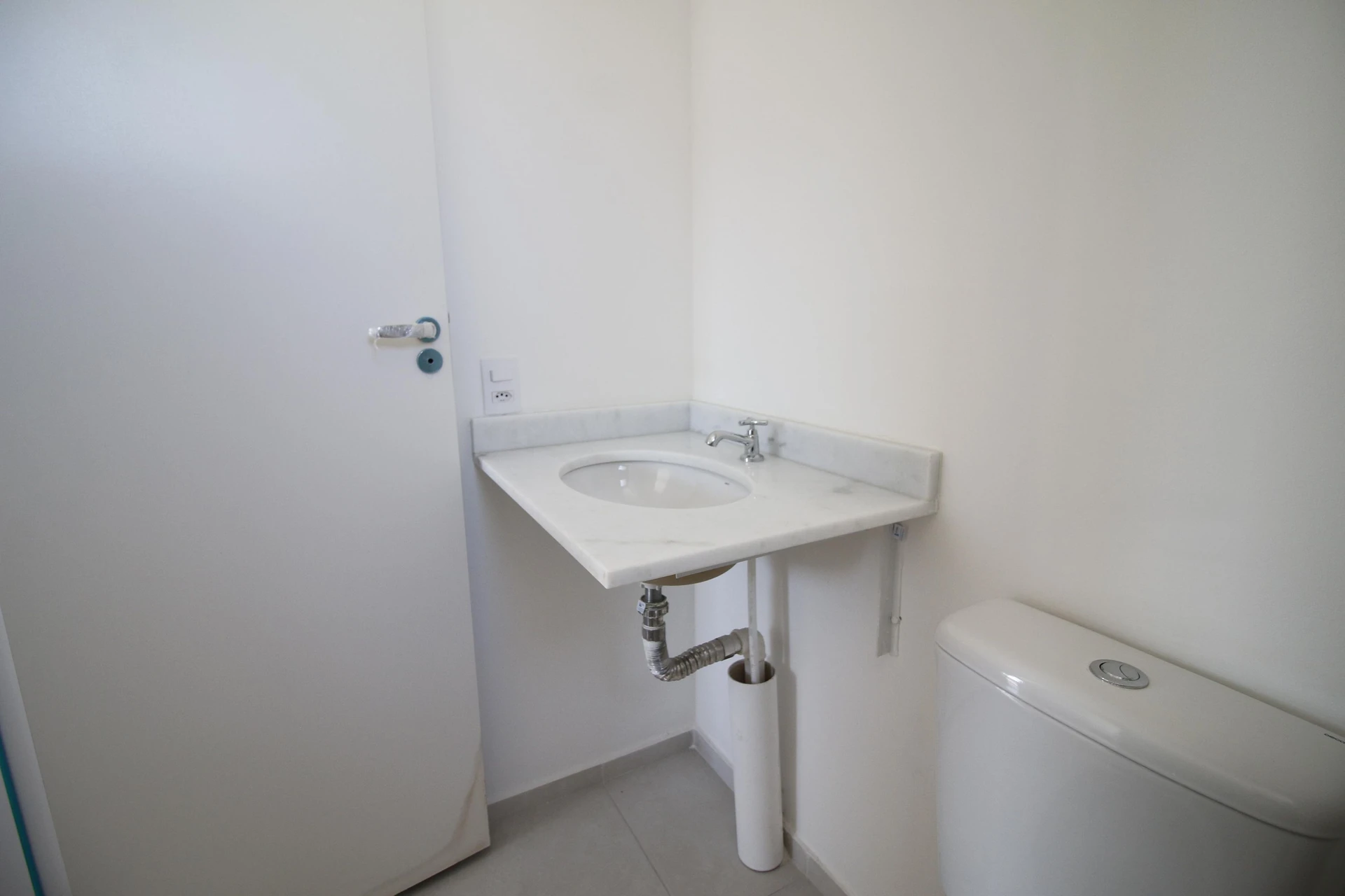 Unfurnished apartment with 2 bedrooms and 1 bathroom — photo 20