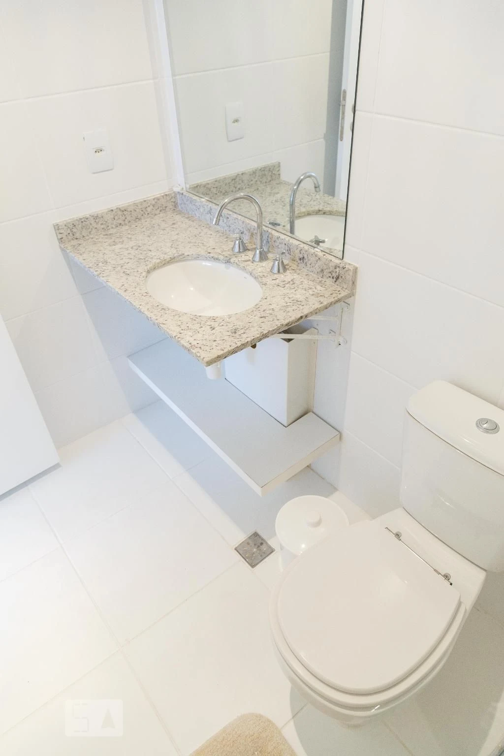 Furnished 2-bedroom apartment with gas open-plan kitchen — photo 32