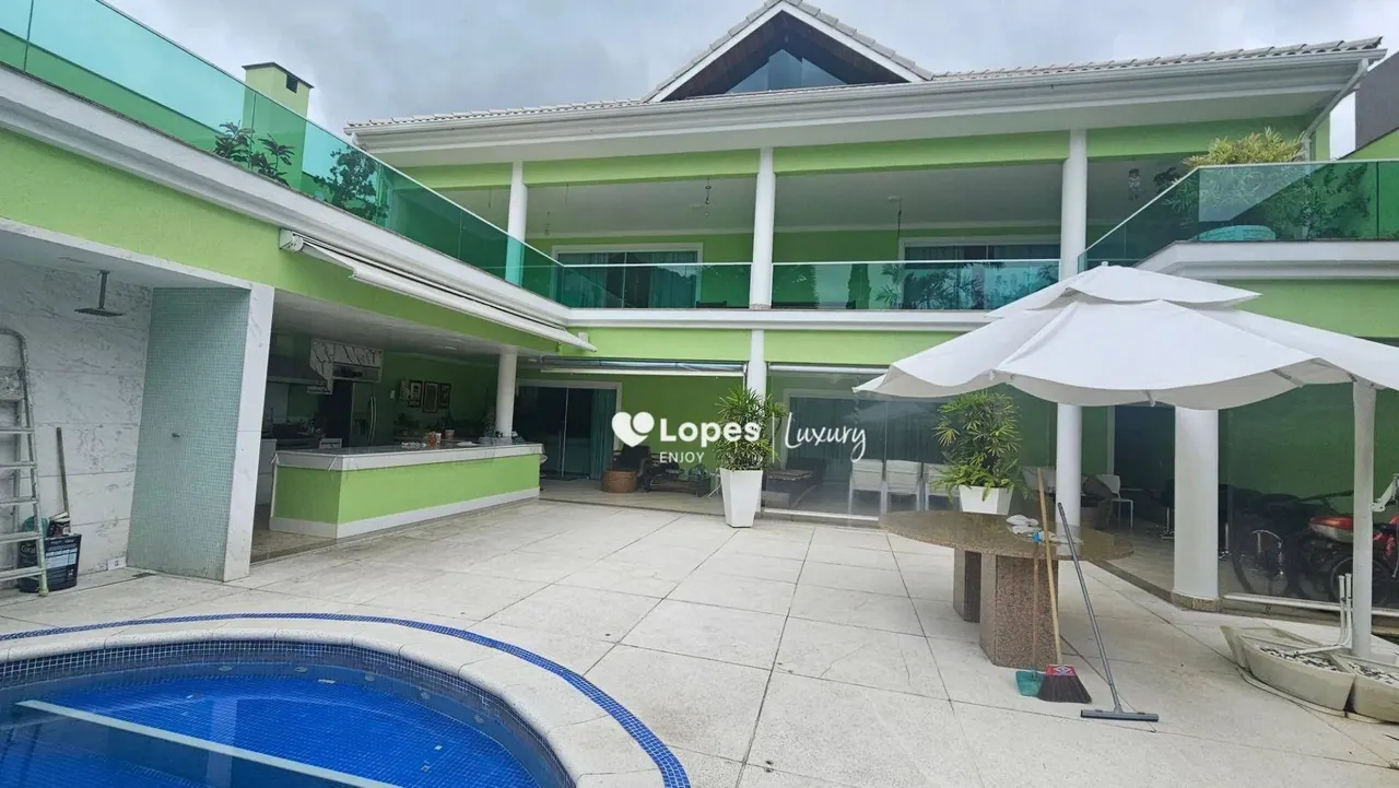 Furnished house with 5 bedrooms and a kitchen open to living — photo 11