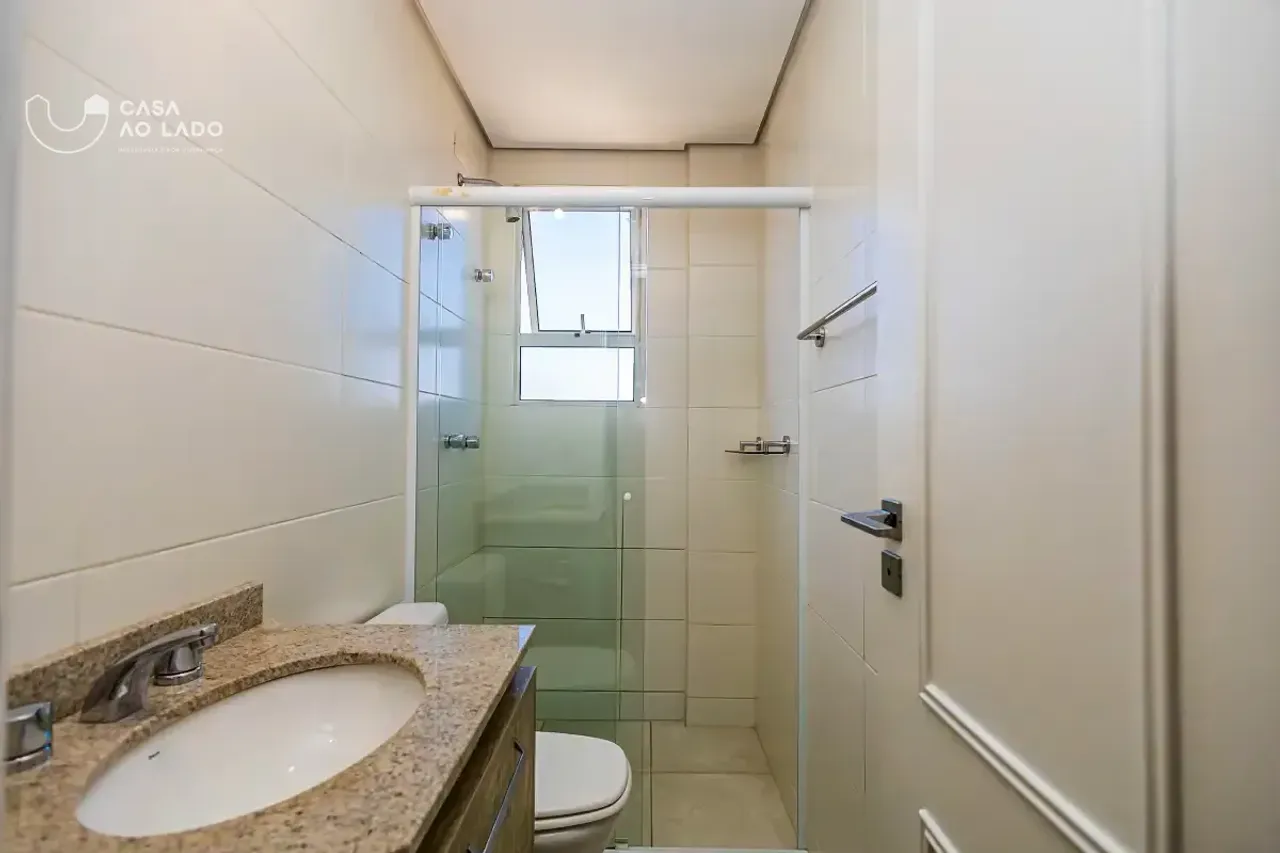 2-bedroom apartment with an en-suite and parking space — photo 10