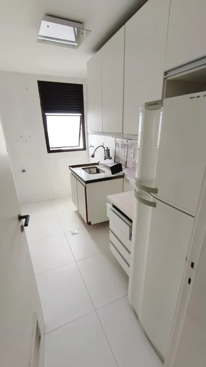 1-bedroom apartment with balcony and fitted storage — photo 8
