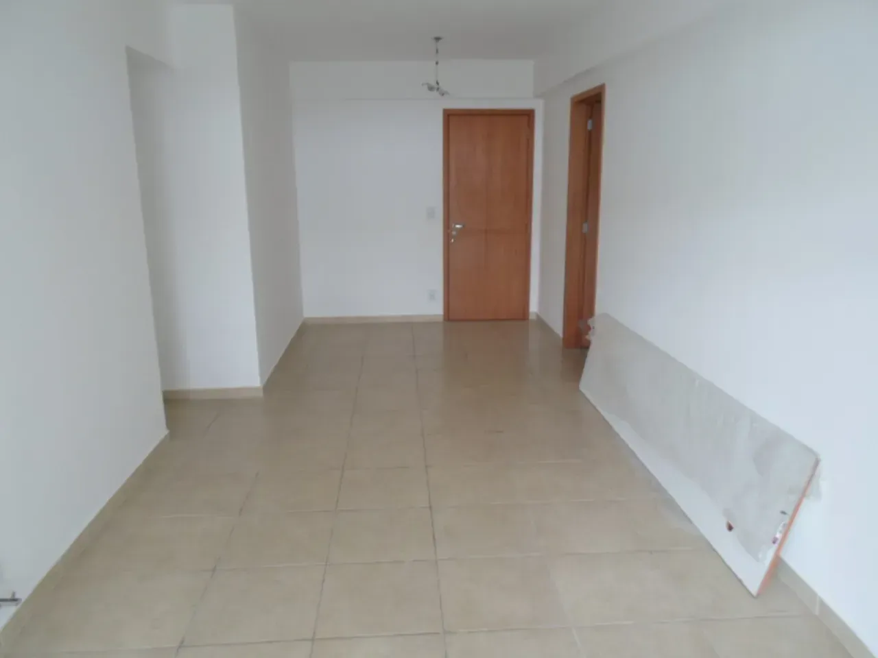3-bedroom apartment in a building with a gym