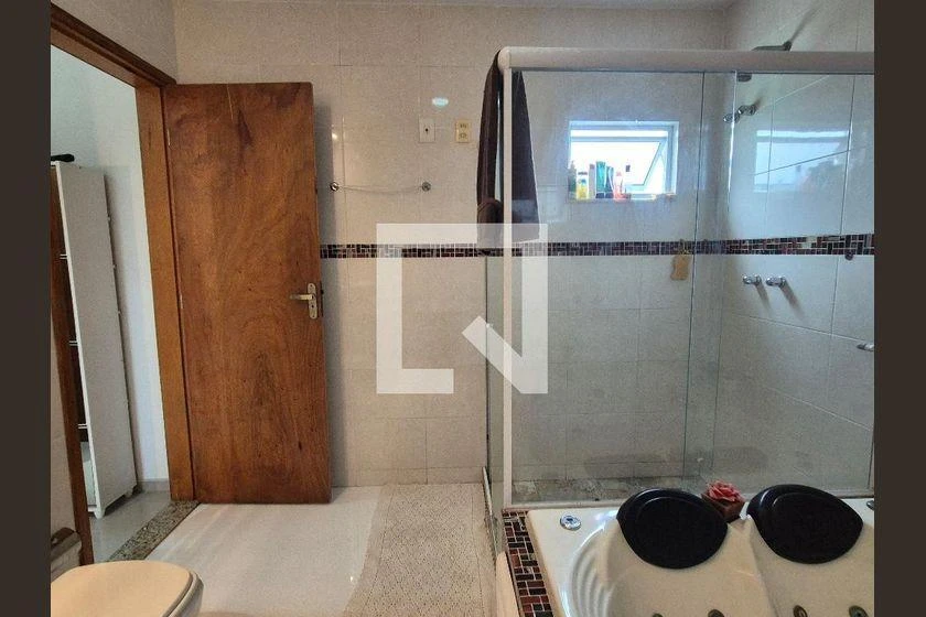Condominium house with 4 bedrooms and a gas stove — photo 31