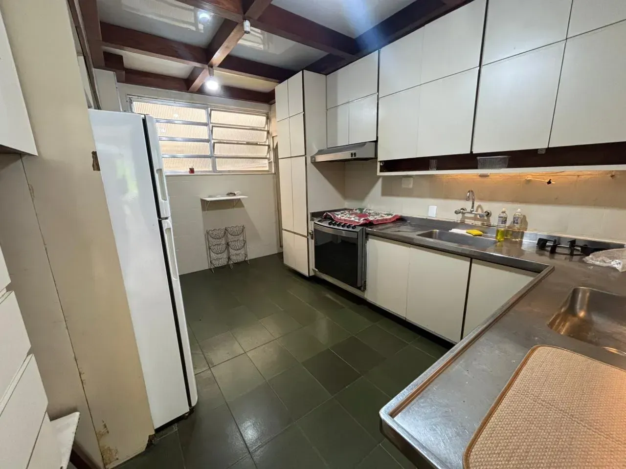 Furnished apartment with a closed kitchen and 4 bedrooms — photo 18