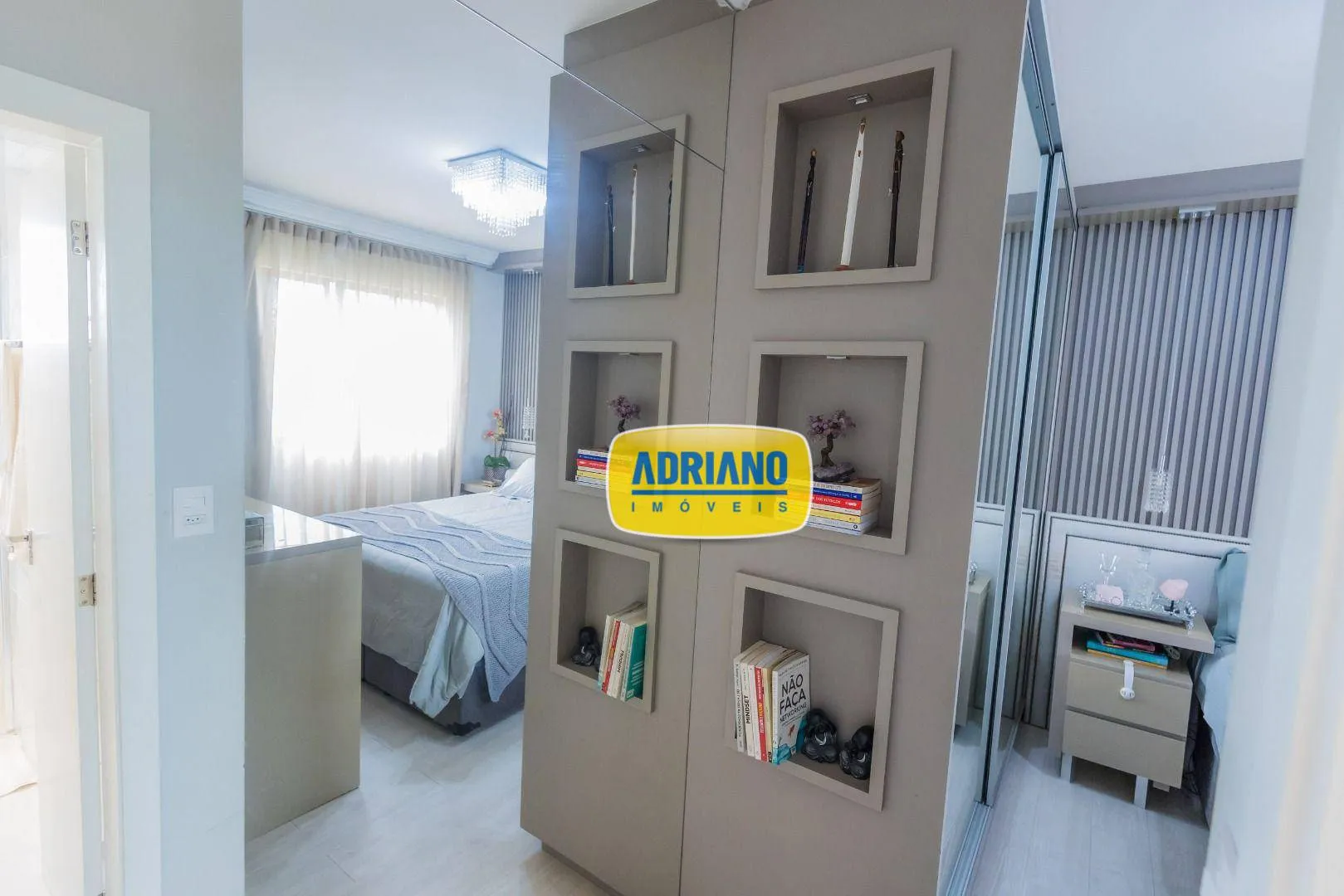Furnished 4-bedroom apartment with open-plan kitchen — photo 38
