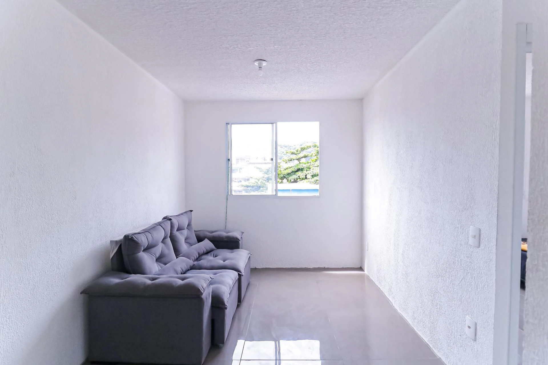 2-bedroom apartment in a building with a gym — photo 7