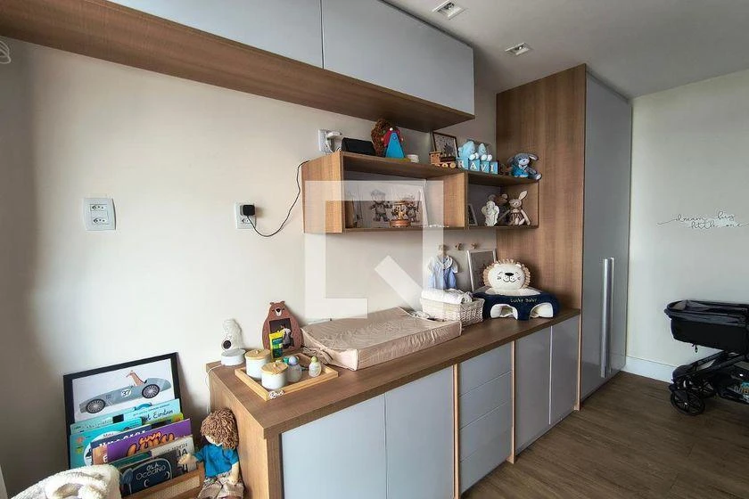 160 m² rental apartment with 4 en-suite rooms and balcony — photo 44