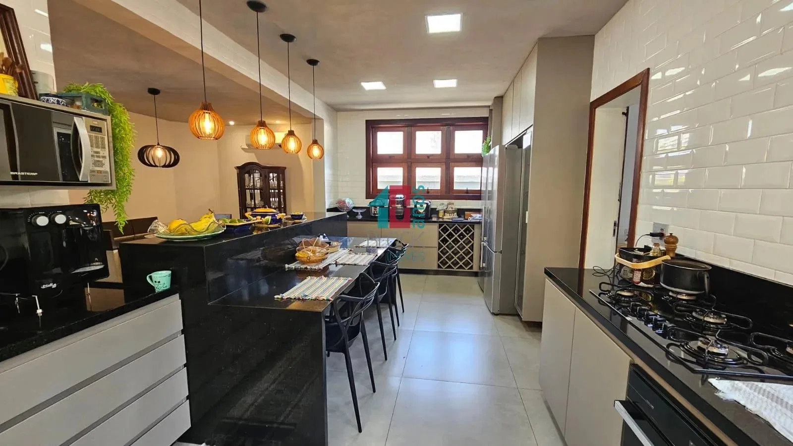 Casa em condomínio mobiliada com 4 suítes e 7 banheiros — photo 20