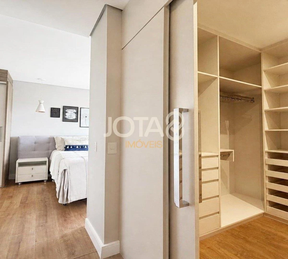 Floor-to-ceiling windows in a 3-bedroom apartment, 150 m² — photo 42