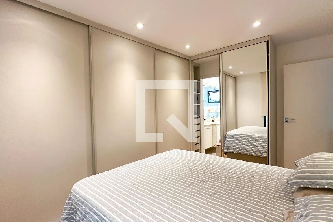4-bedroom apartment with floor-to-ceiling windows — photo 18