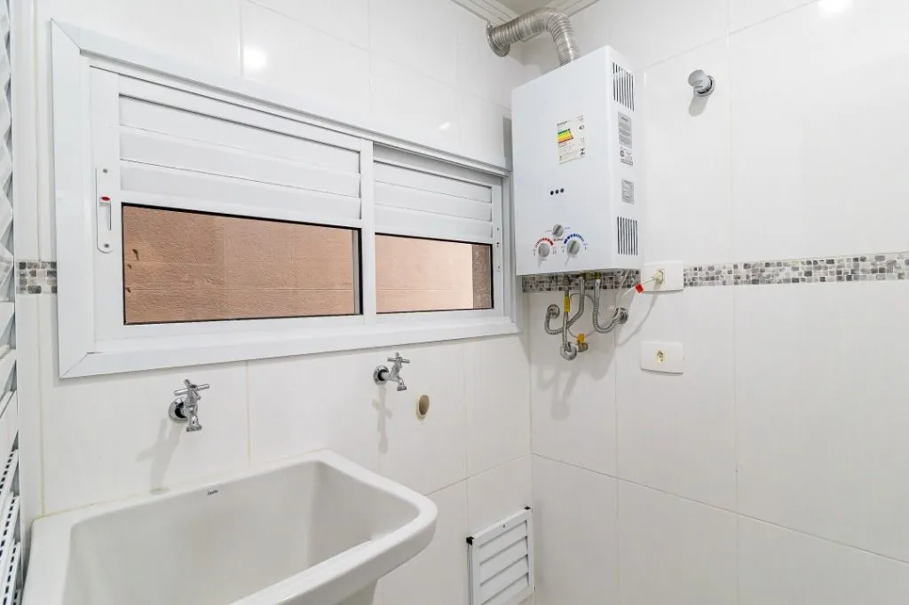 1-bedroom apartment with open-plan kitchen on 46 m² — photo 12