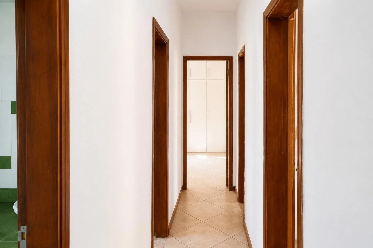 House with 4 bedrooms, 2 en-suites and 1 parking space — photo 16
