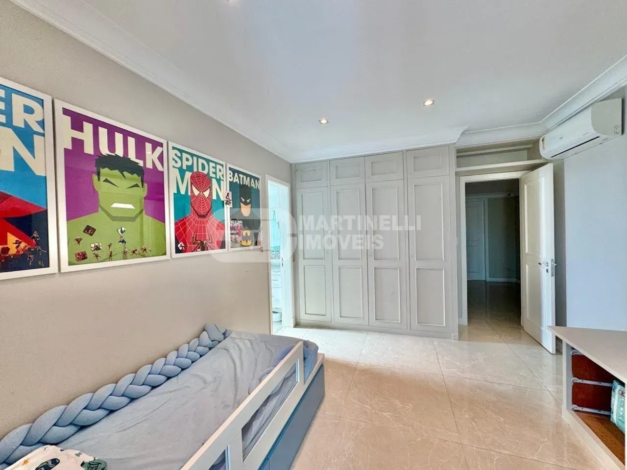 Furnished apartment with 4 bedrooms and open-plan kitchen — photo 17
