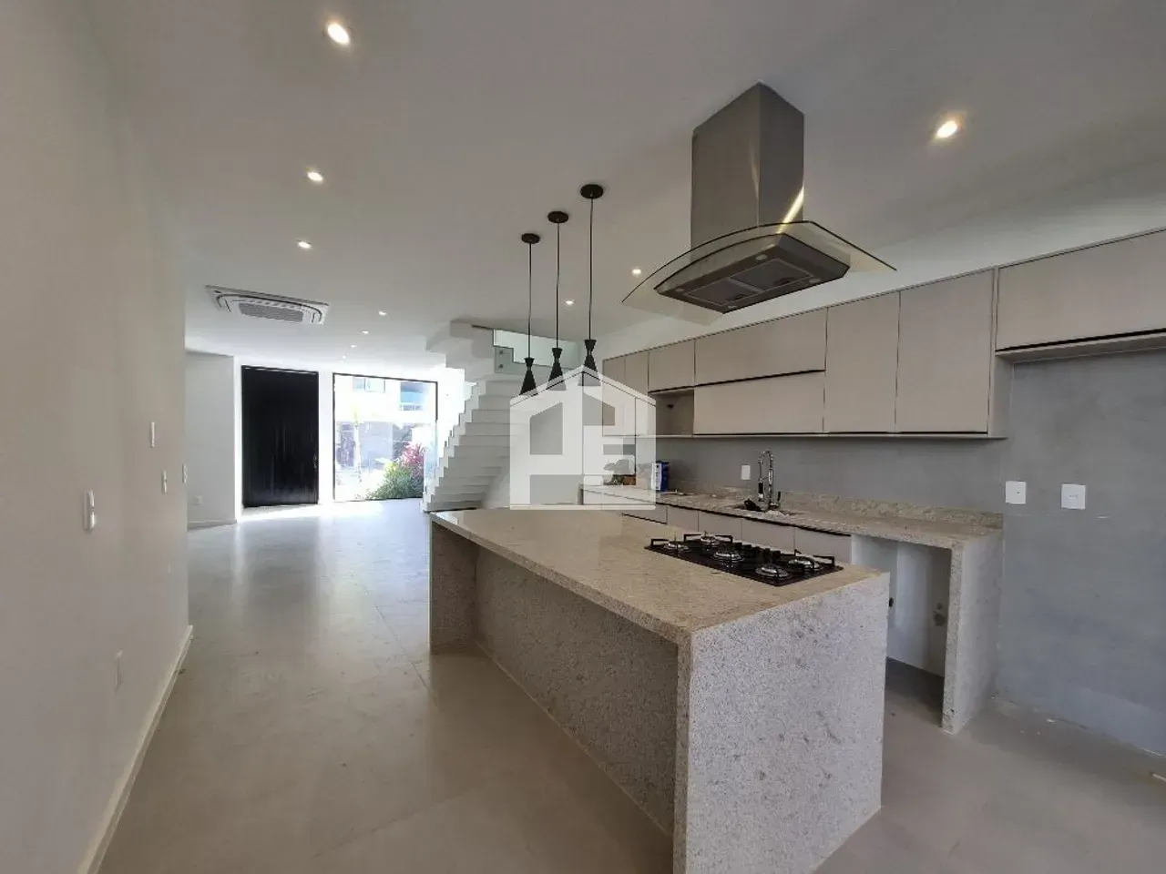 Triplex house with 4 bedrooms and 5 bathrooms, 2 parking — photo 10