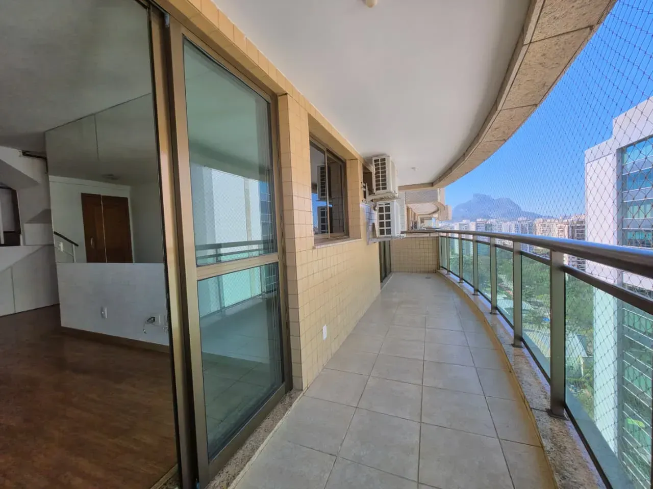 Penthouse with 3 bedrooms and 4 bathrooms, 198 m² — photo 4