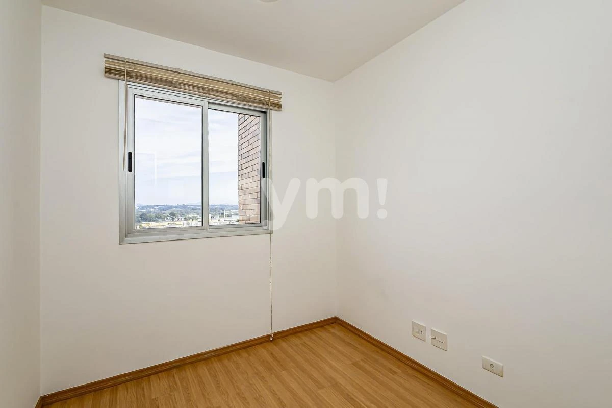 Balcony with a grill in a 3-bedroom apartment, 71 m² — photo 6