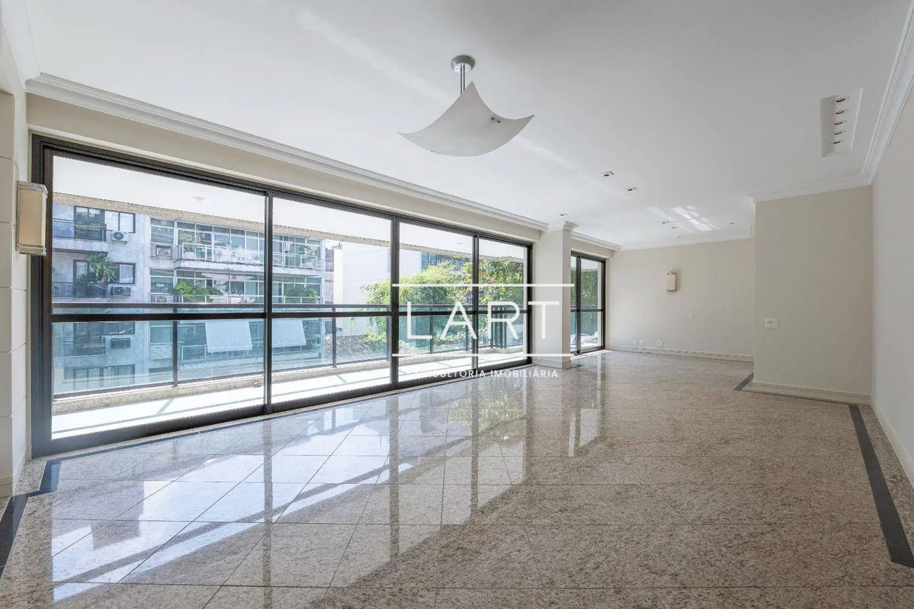 Apartamento com 3 quartos e armários embutidos — photo 8