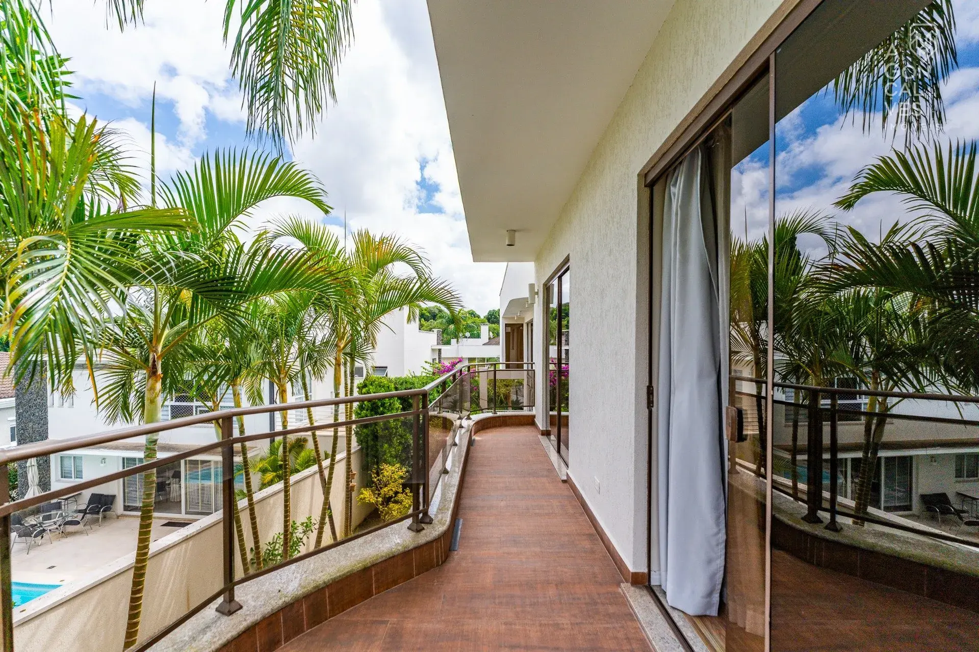 Unfurnished house with 4 bedrooms and 5 bathrooms — photo 46